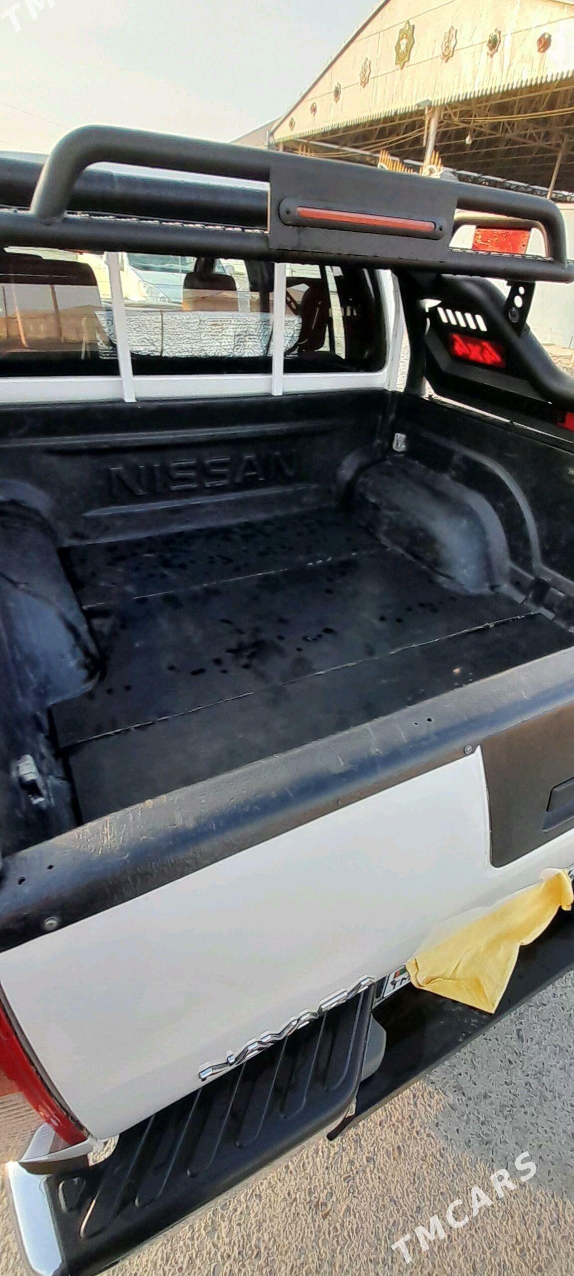 Nissan Navara 2014 - 210 000 TMT - Bäherden - img 2