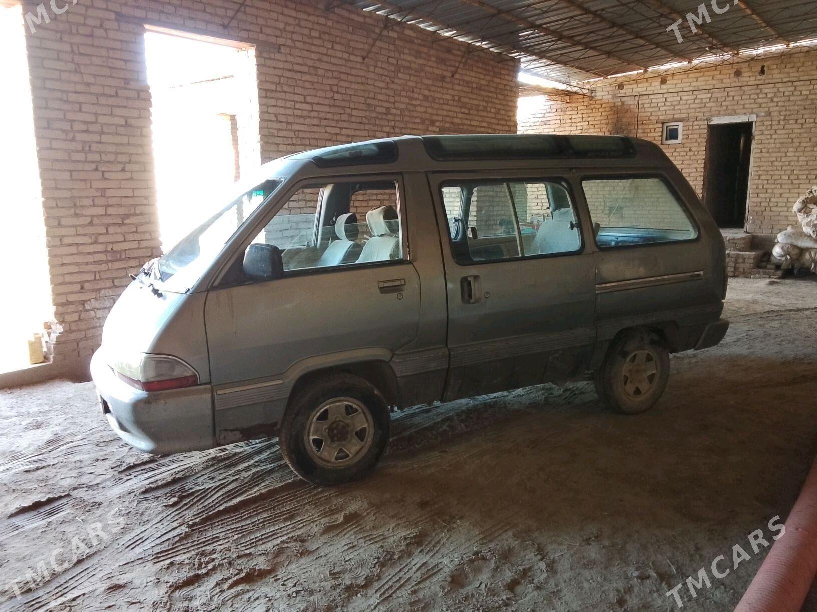 Toyota Town Ace 1989 - 25 000 TMT - Саят - img 1
