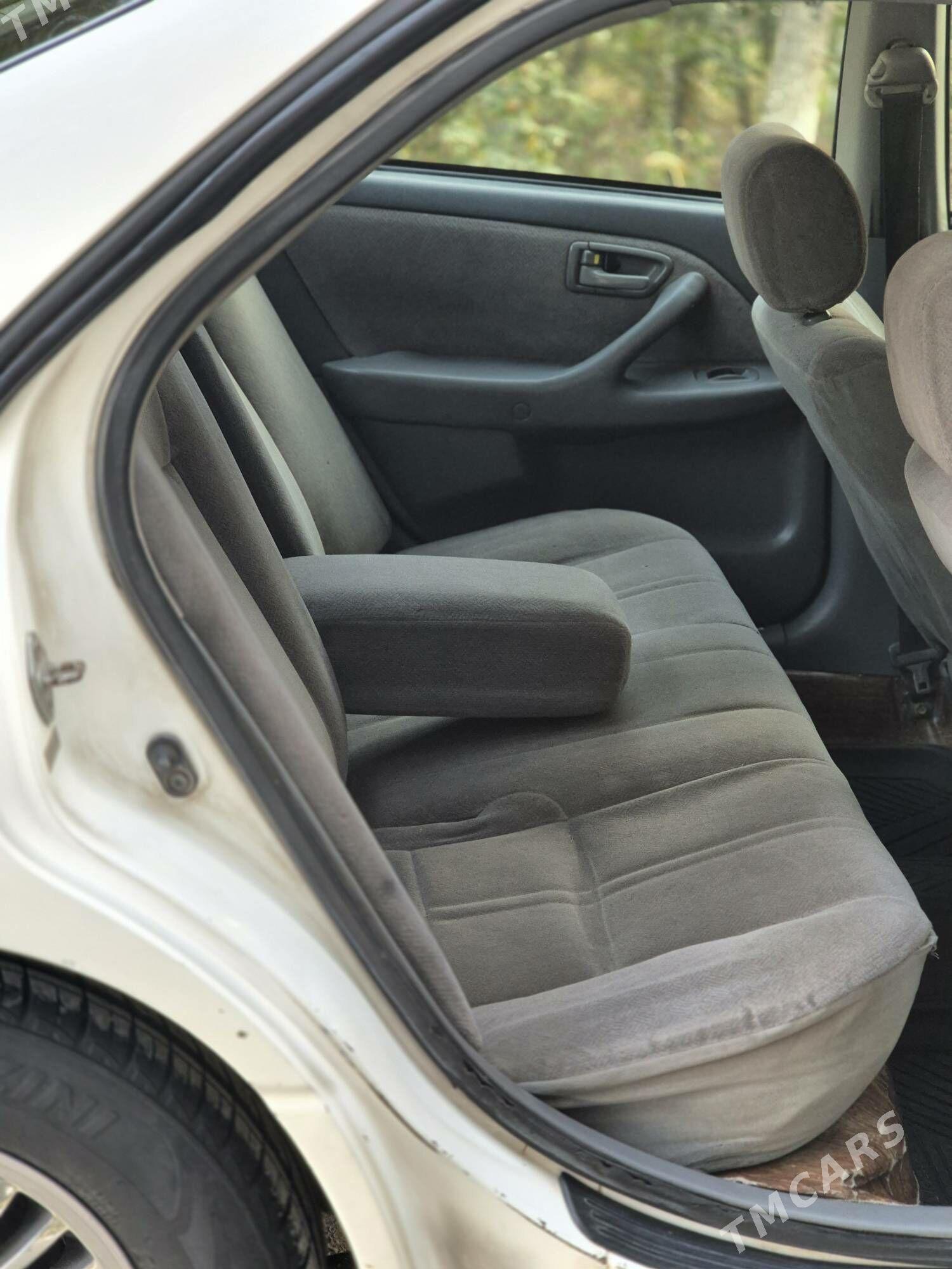 Toyota Camry 2001 - 115 000 TMT - Мары - img 2