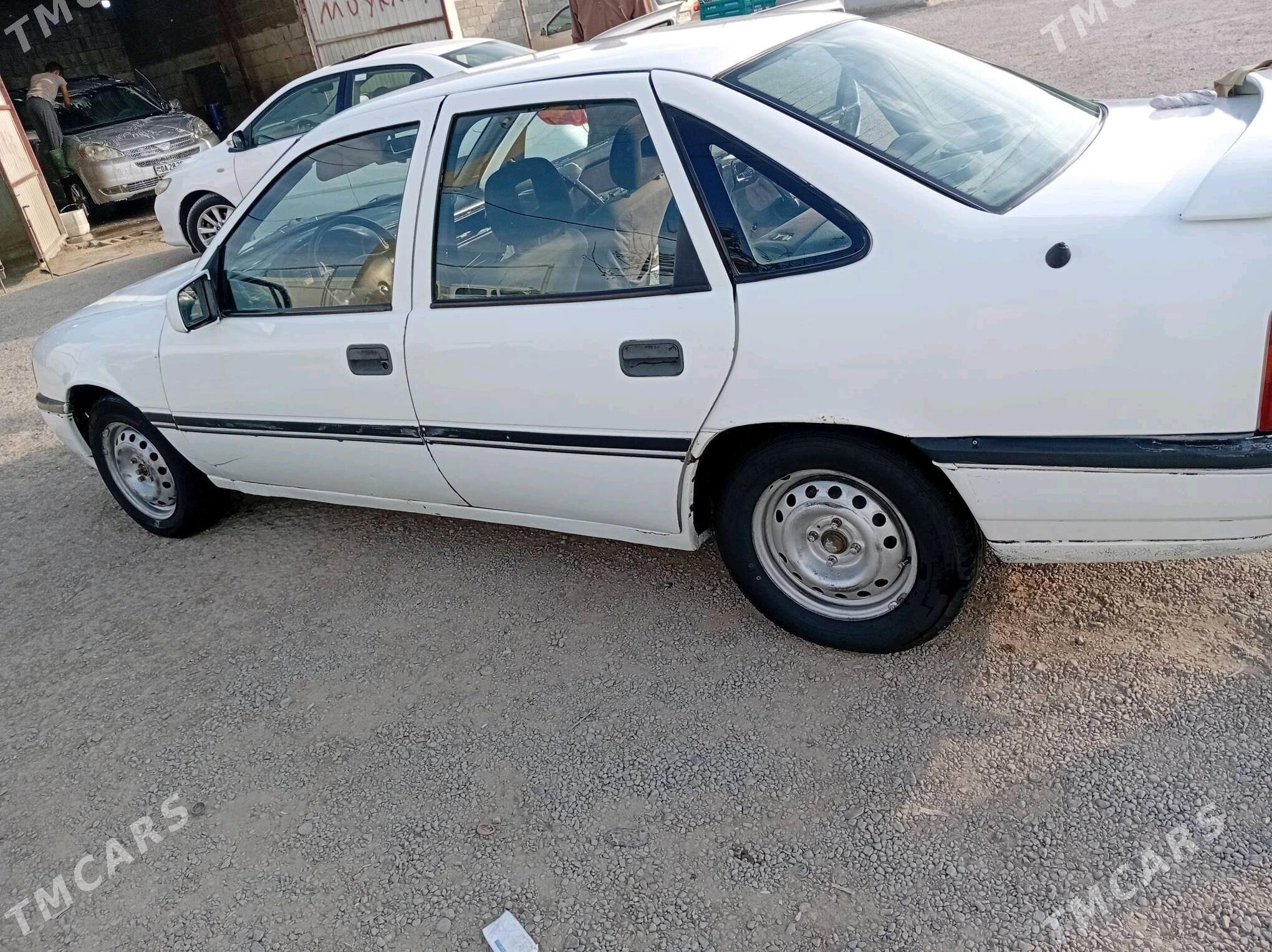 Opel Vectra 1990 - 30 000 TMT - Гёкдепе - img 1