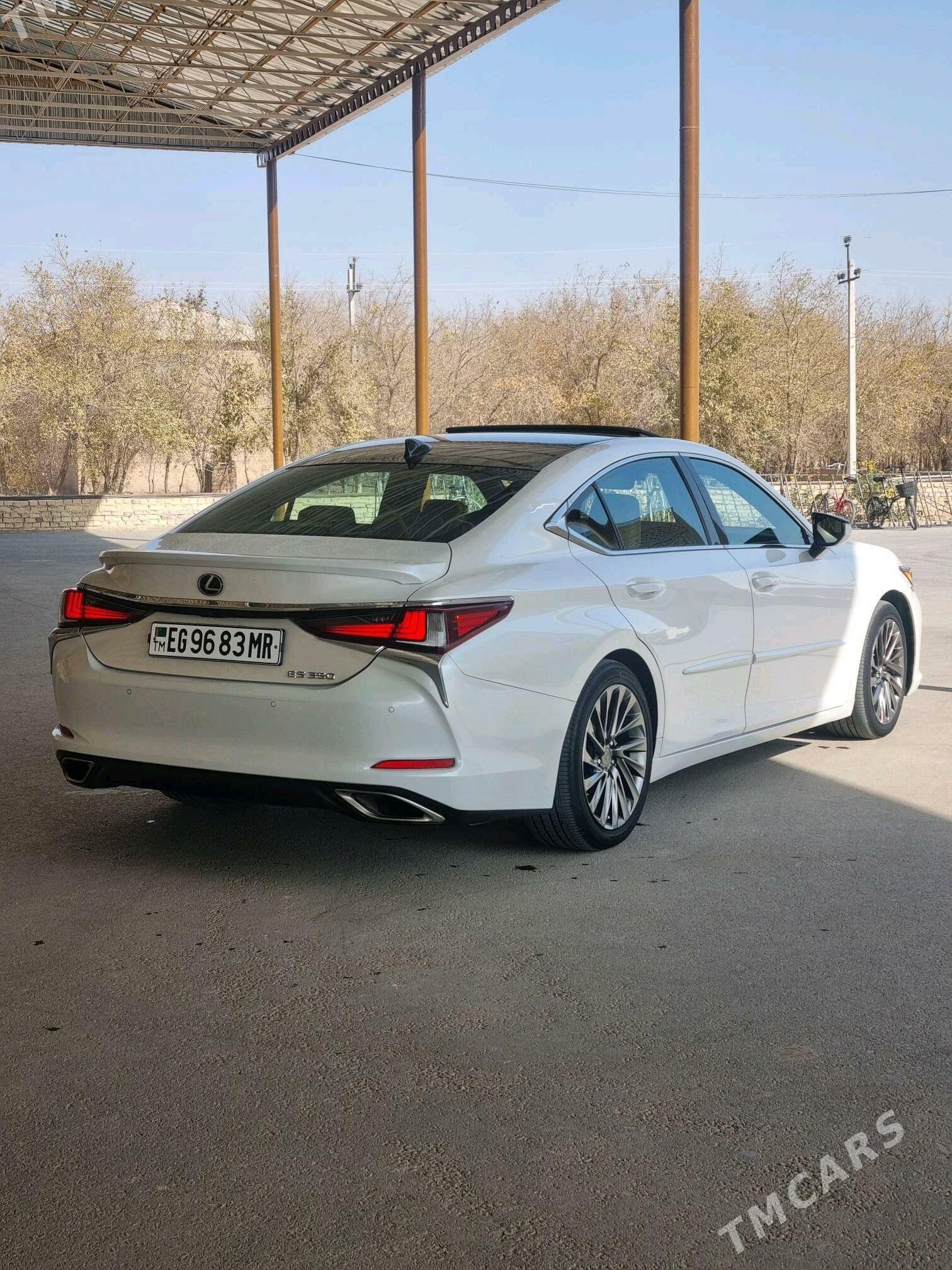 Lexus ES 350 2019 - 640 000 TMT - Мары - img 1