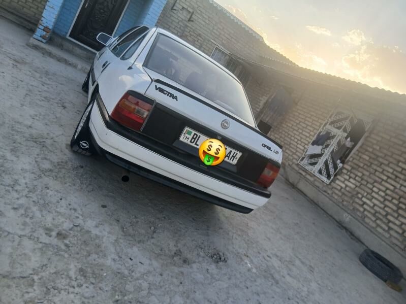 Opel Vectra 1992 - 35 000 TMT - Бахарден - img 1