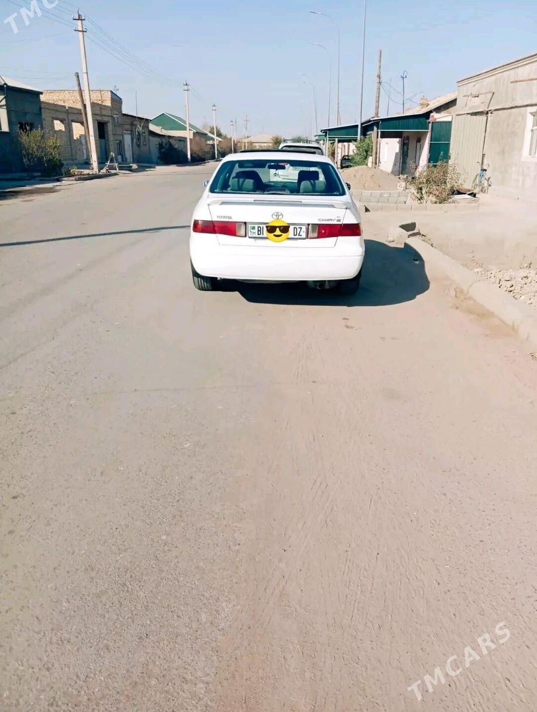 Toyota Camry 2001 - 135 000 TMT - Köneürgenç - img 4