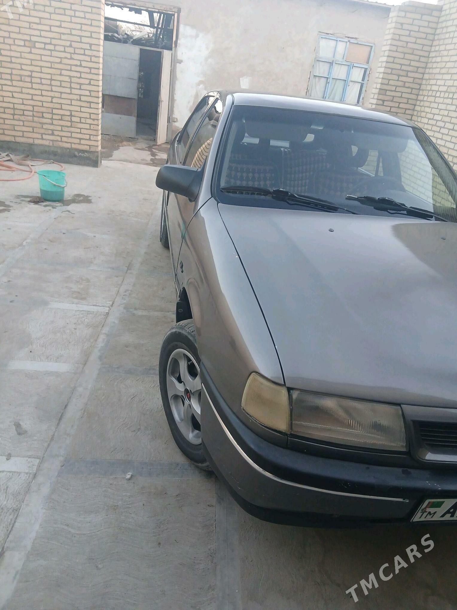 Opel Vectra 1991 - 32 000 TMT - Sakar - img 4