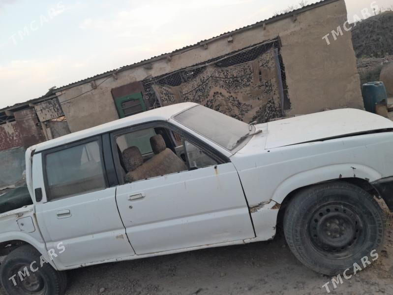 Mazda B-Series Pickup 1994 - 6 000 TMT - Кака - img 2