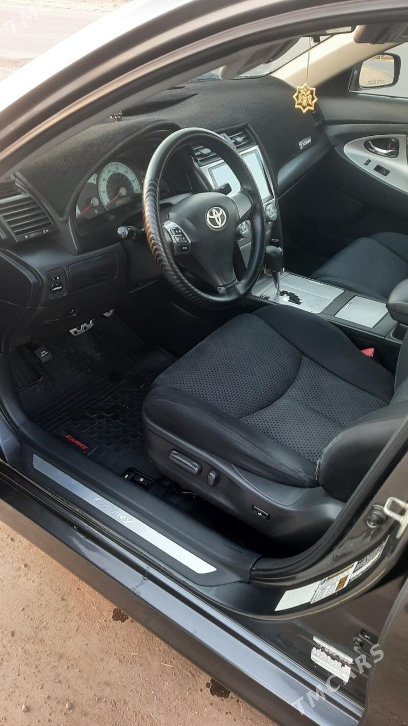Toyota Camry 2010 - 230 000 TMT - Дашогуз - img 4