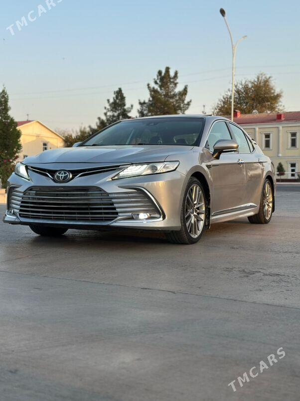 Toyota Camry 2023 - 420 000 TMT - Мары - img 1