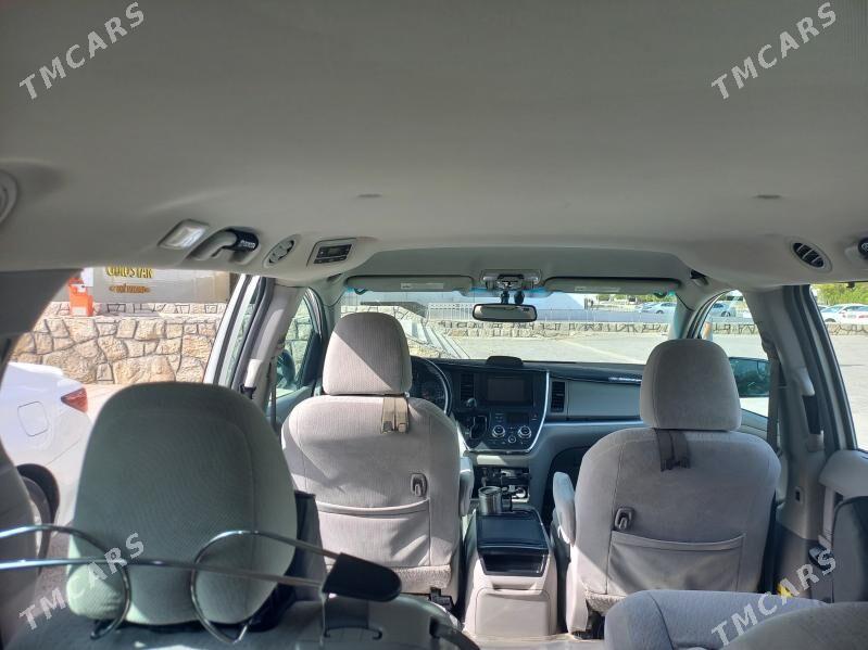 Toyota Sienna 2015 - 320 000 TMT - 8 мкр - img 1