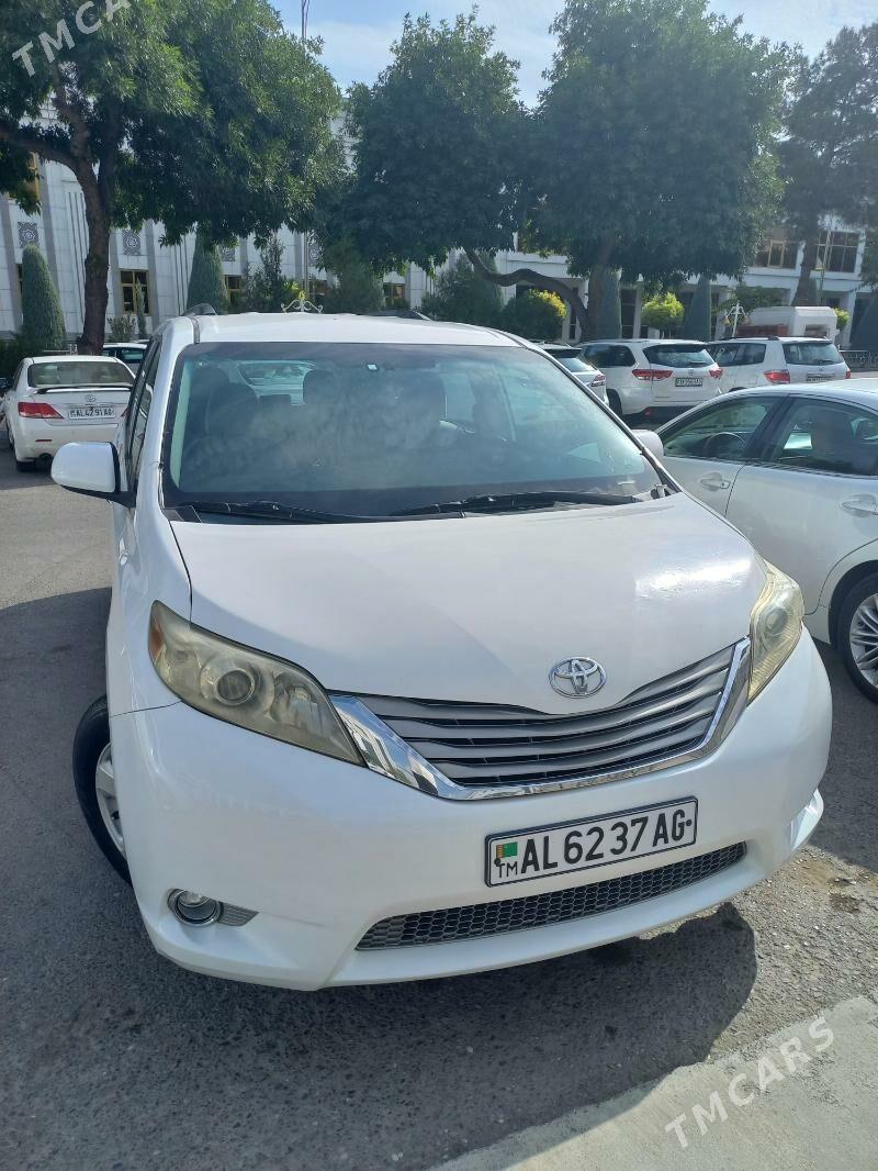 Toyota Sienna 2015 - 320 000 TMT - 8 мкр - img 2