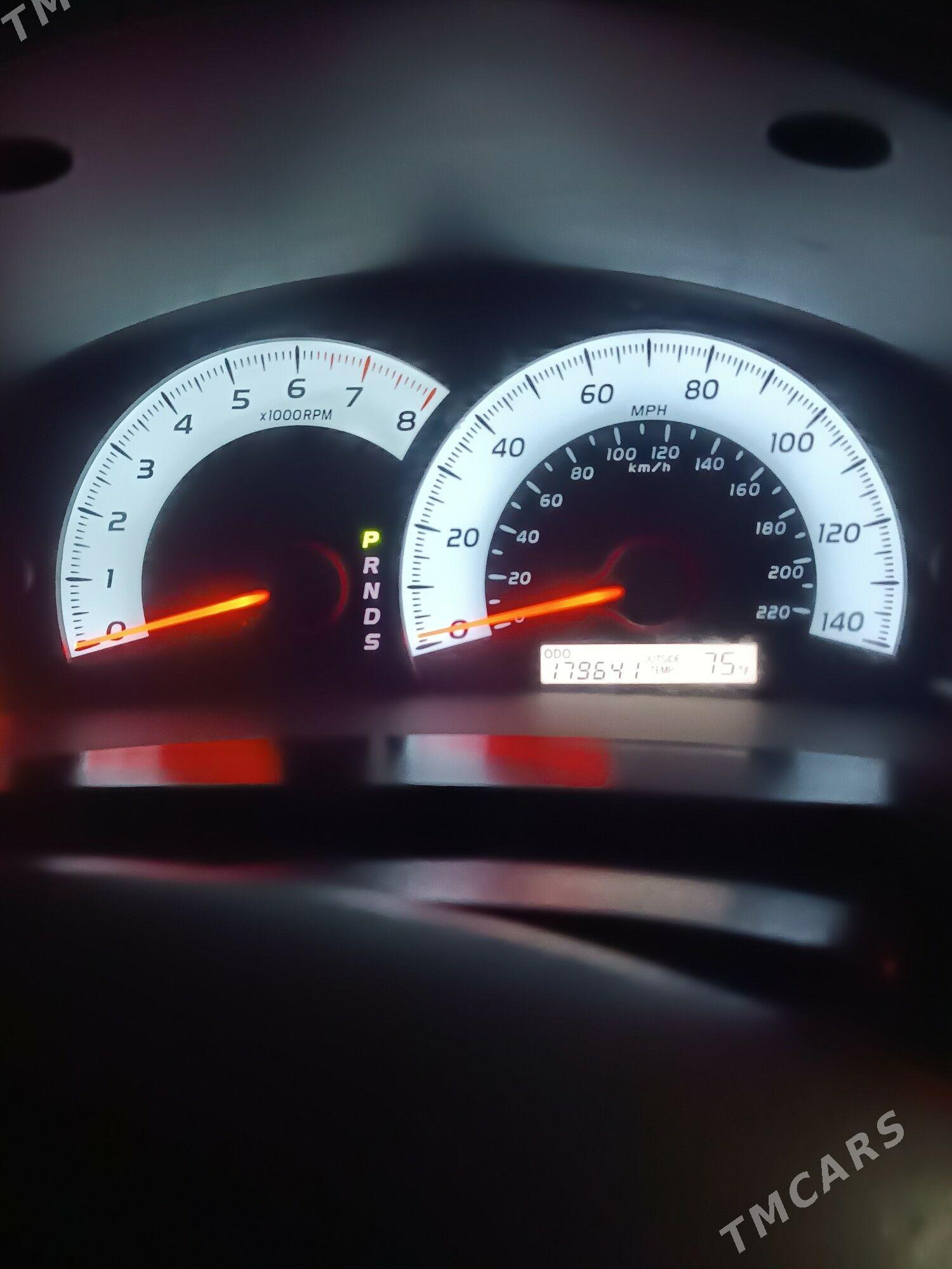 Toyota Camry 2010 - 207 000 TMT - Saýat - img 1