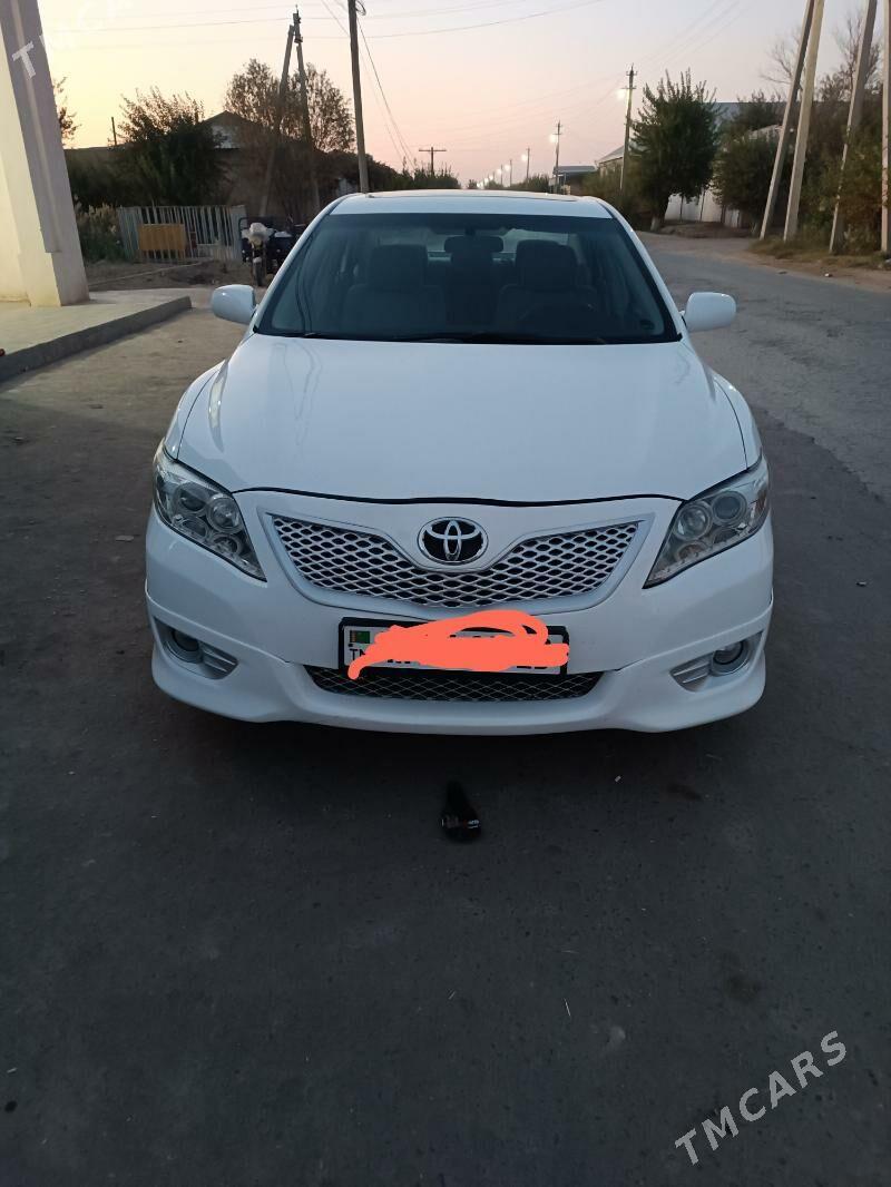 Toyota Camry 2010 - 207 000 TMT - Саят - img 3