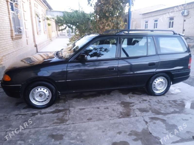 Opel Astra 1992 - 32 000 TMT - Дянев - img 3