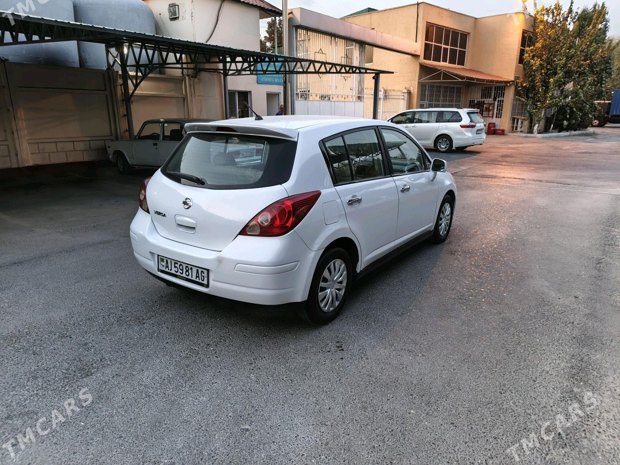 Nissan Versa 2009 - 133 000 TMT - Ашхабад - img 4