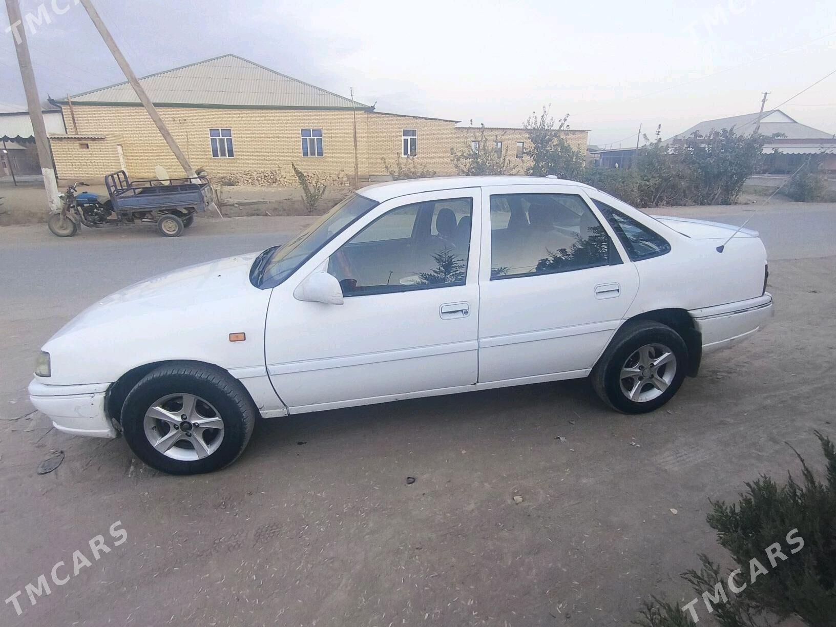Opel Vectra 1994 - 25 000 TMT - Дарганата - img 1