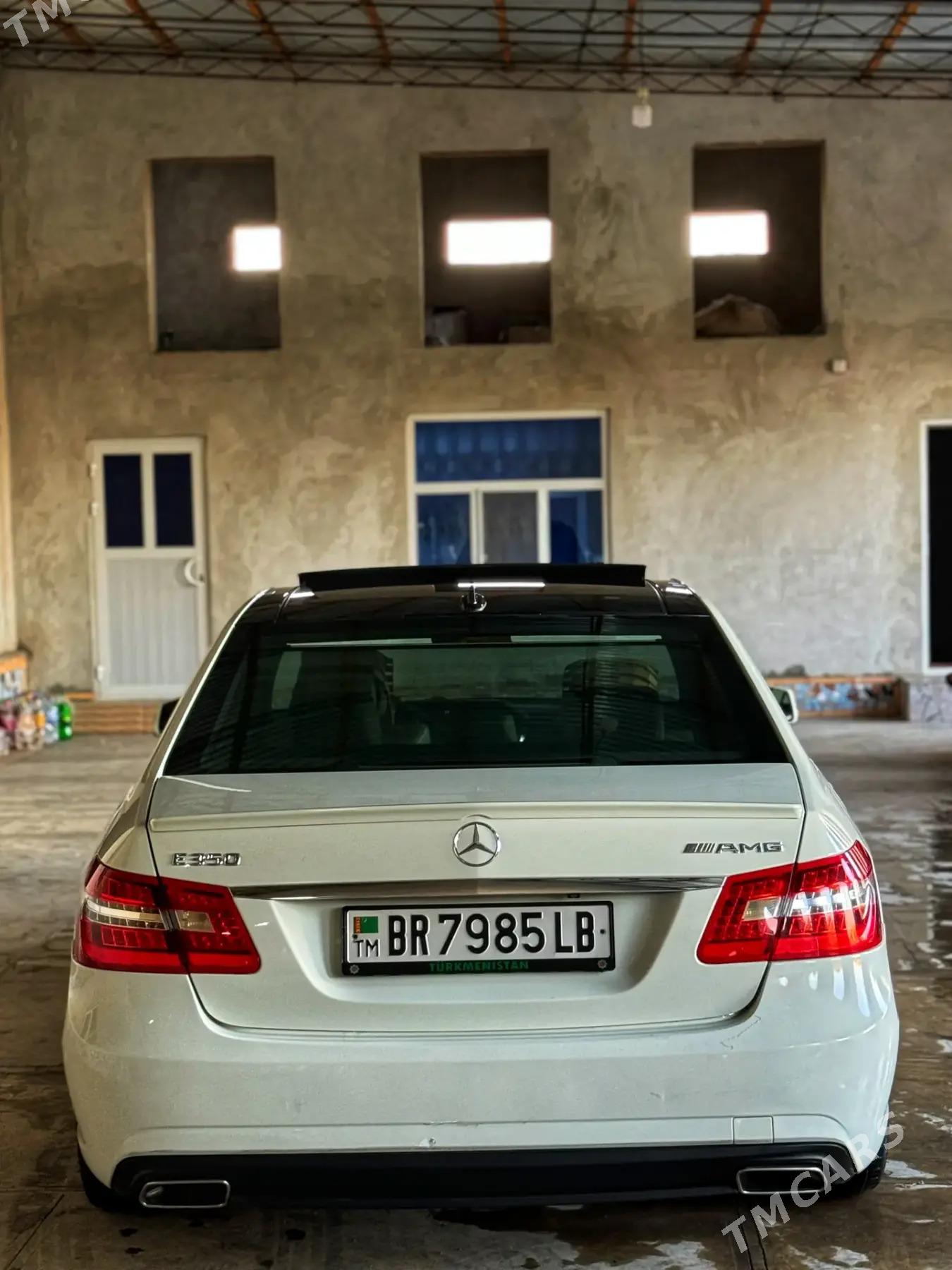 Mercedes-Benz E350 2010 - 300 000 TMT - Dänew - img 1