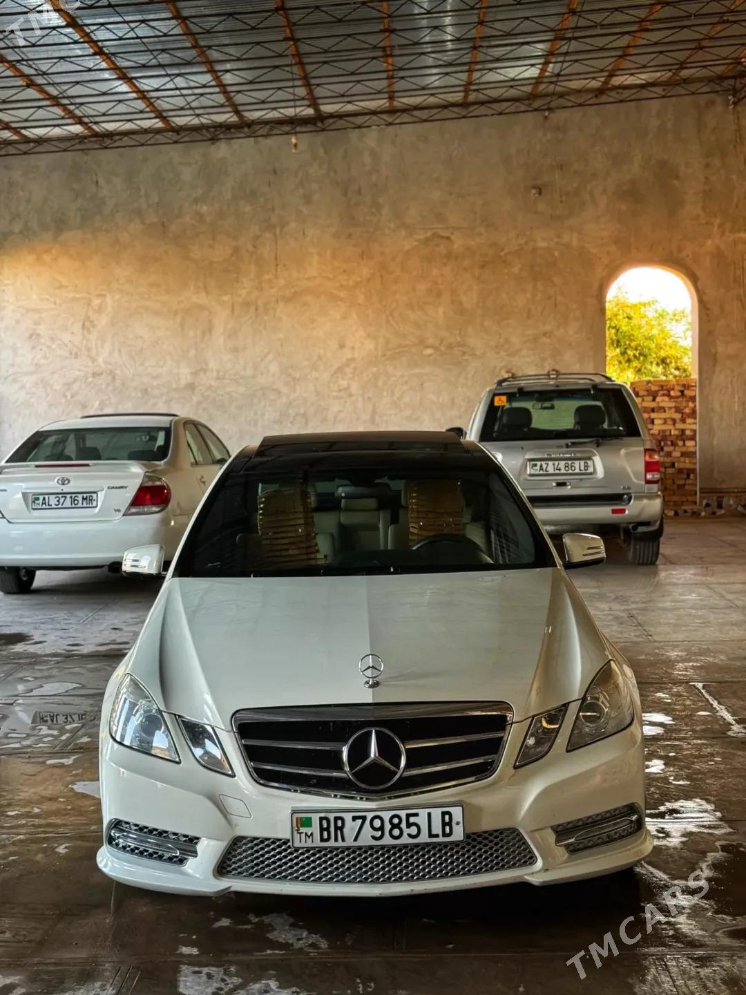 Mercedes-Benz E350 2010 - 300 000 TMT - Dänew - img 3