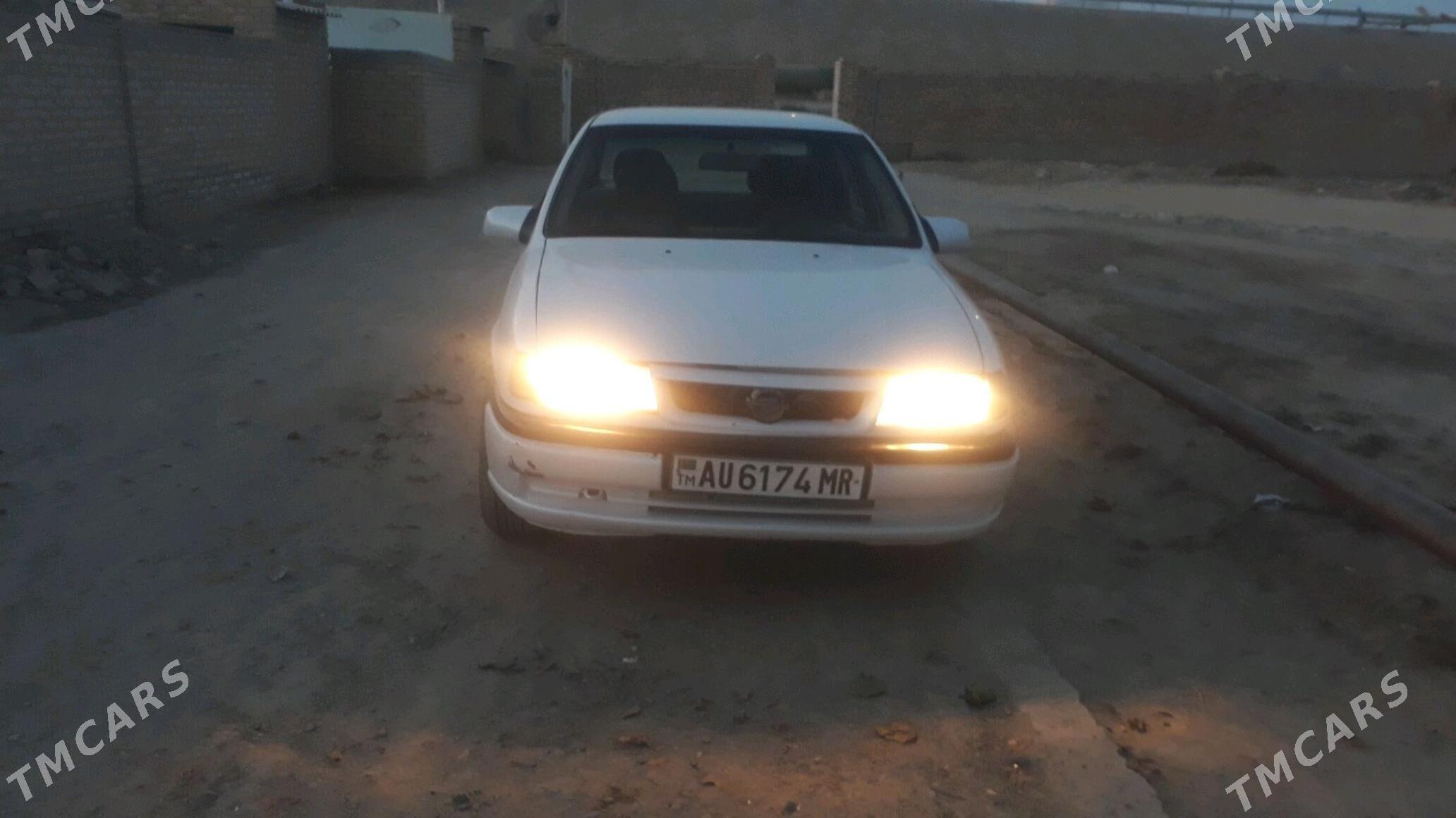 Opel Vectra 1990 - 35 000 TMT - Wekilbazar - img 3