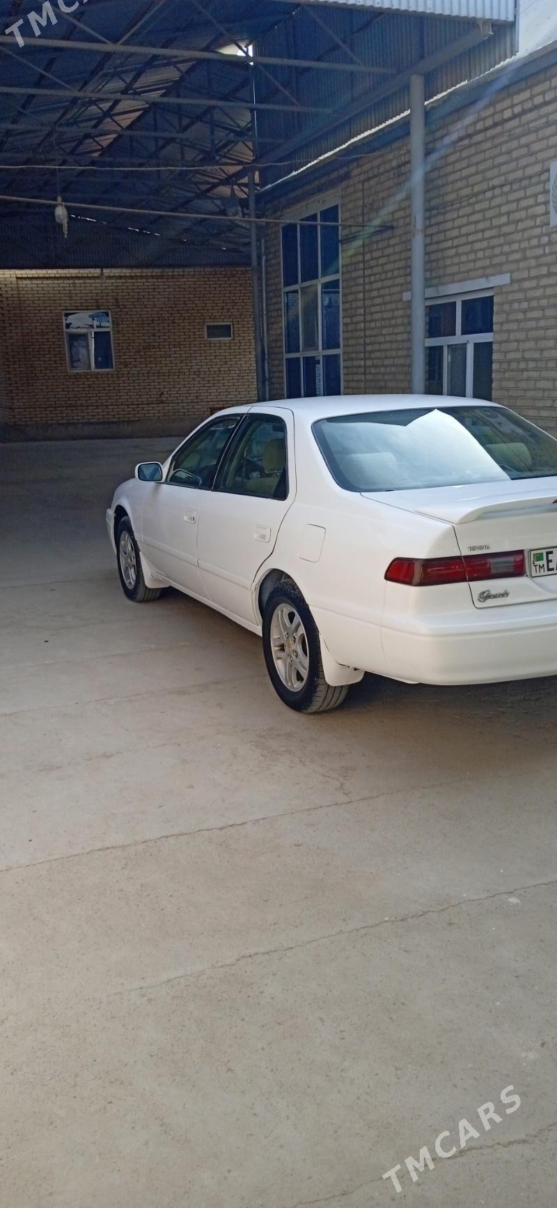 Toyota Camry 1998 - 112 000 TMT - Wekilbazar - img 3