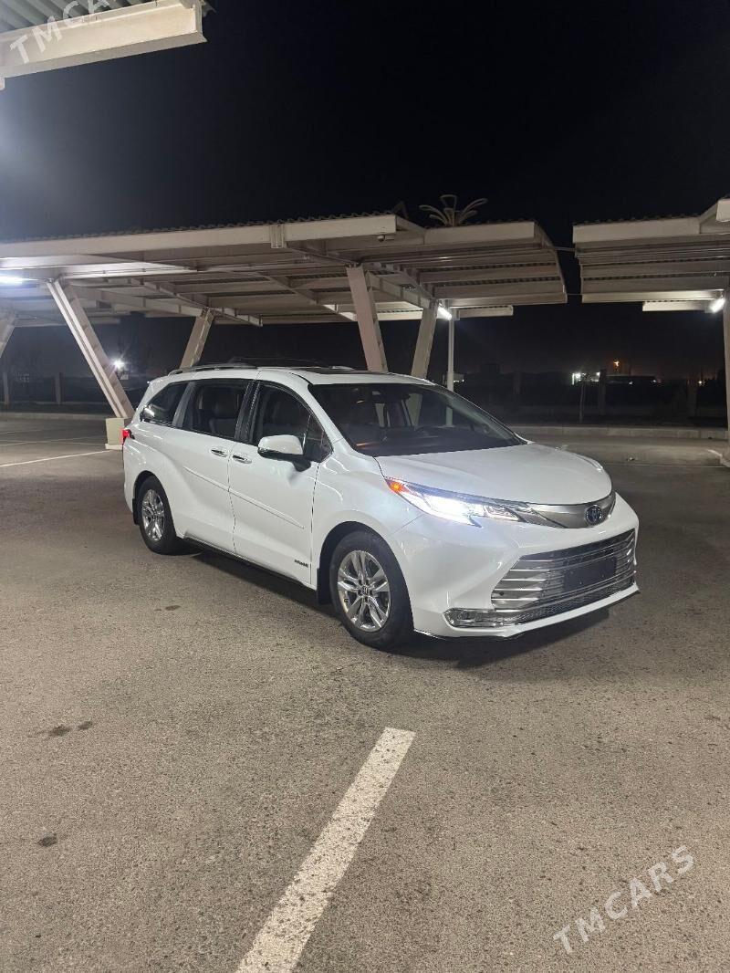 Toyota Sienna 2021 - 646 000 TMT - Мары - img 3