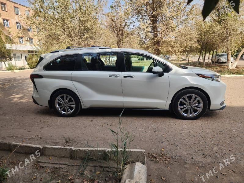 Toyota Sienna 2021 - 500 000 TMT - Мары - img 5