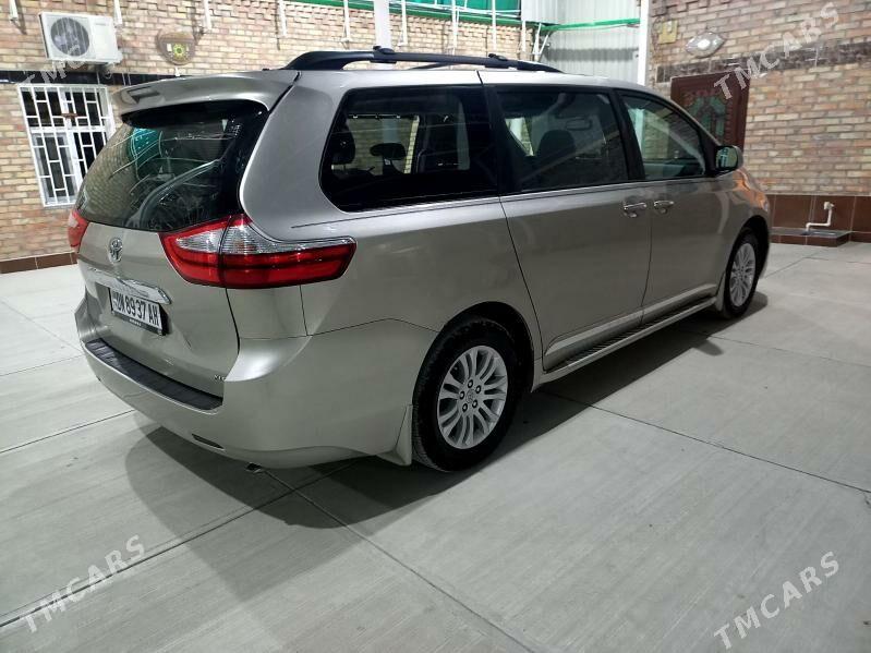 Toyota Sienna 2016 - 420 000 TMT - Бахарден - img 4