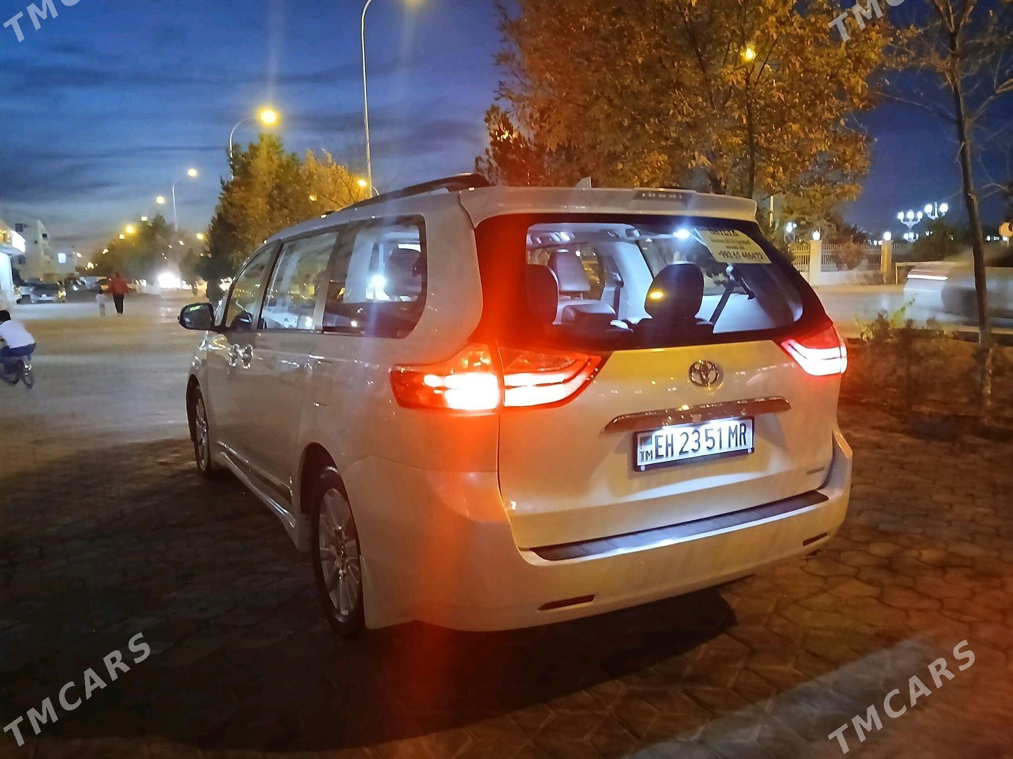 Toyota Sienna 2019 - 480 000 TMT - Туркменабат - img 8