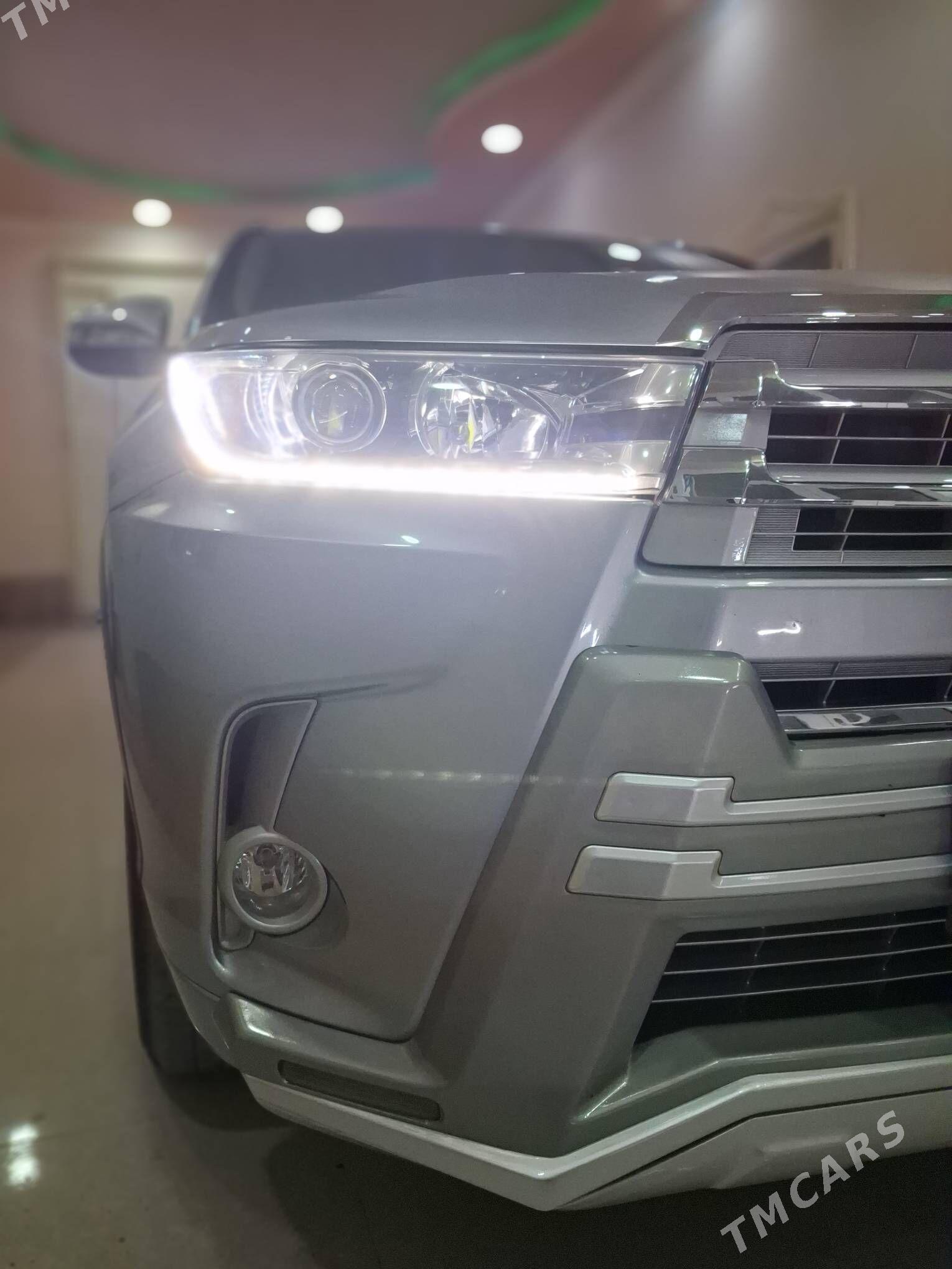 Toyota Highlander 2020 - 560 000 TMT - Чарджоу - img 1