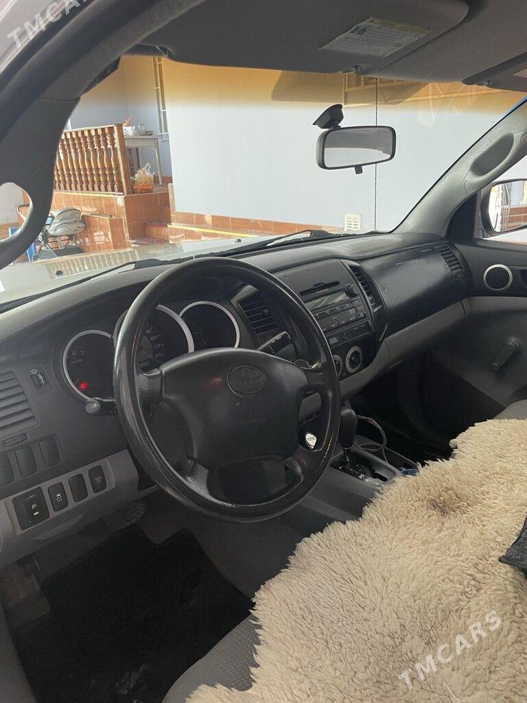 Toyota Tacoma 2008 - 165 000 TMT - Туркменабат - img 1