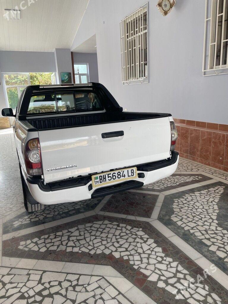 Toyota Tacoma 2008 - 165 000 TMT - Туркменабат - img 4