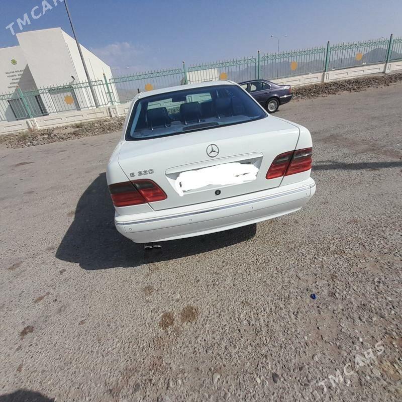 Mercedes-Benz E320 2000 - 95 000 TMT - Gumdag - img 4