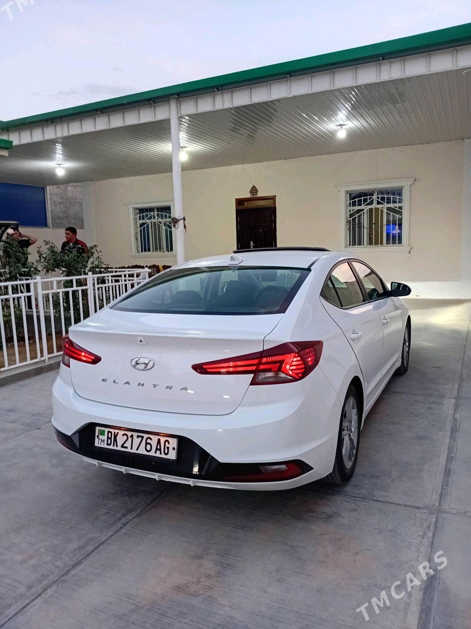Hyundai Elantra 2020 - 230 000 TMT - Aşgabat - img 4