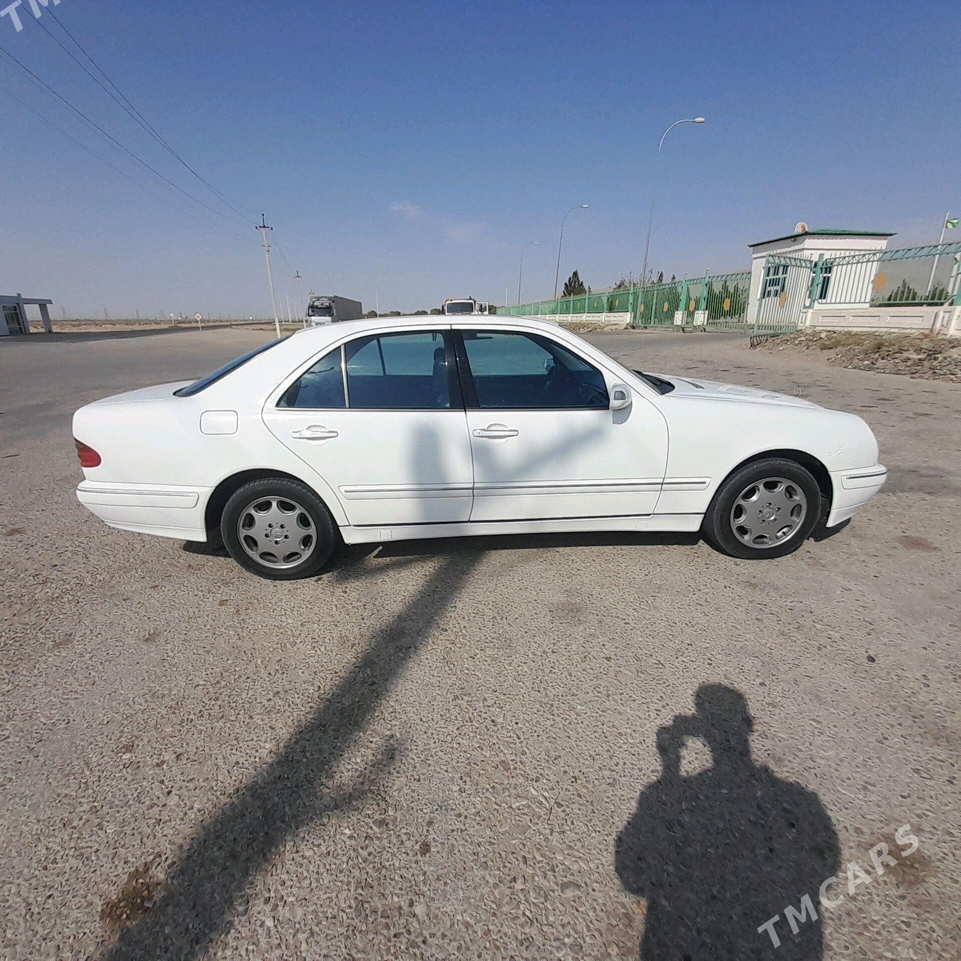 Mercedes-Benz E320 2000 - 95 000 TMT - Gumdag - img 2
