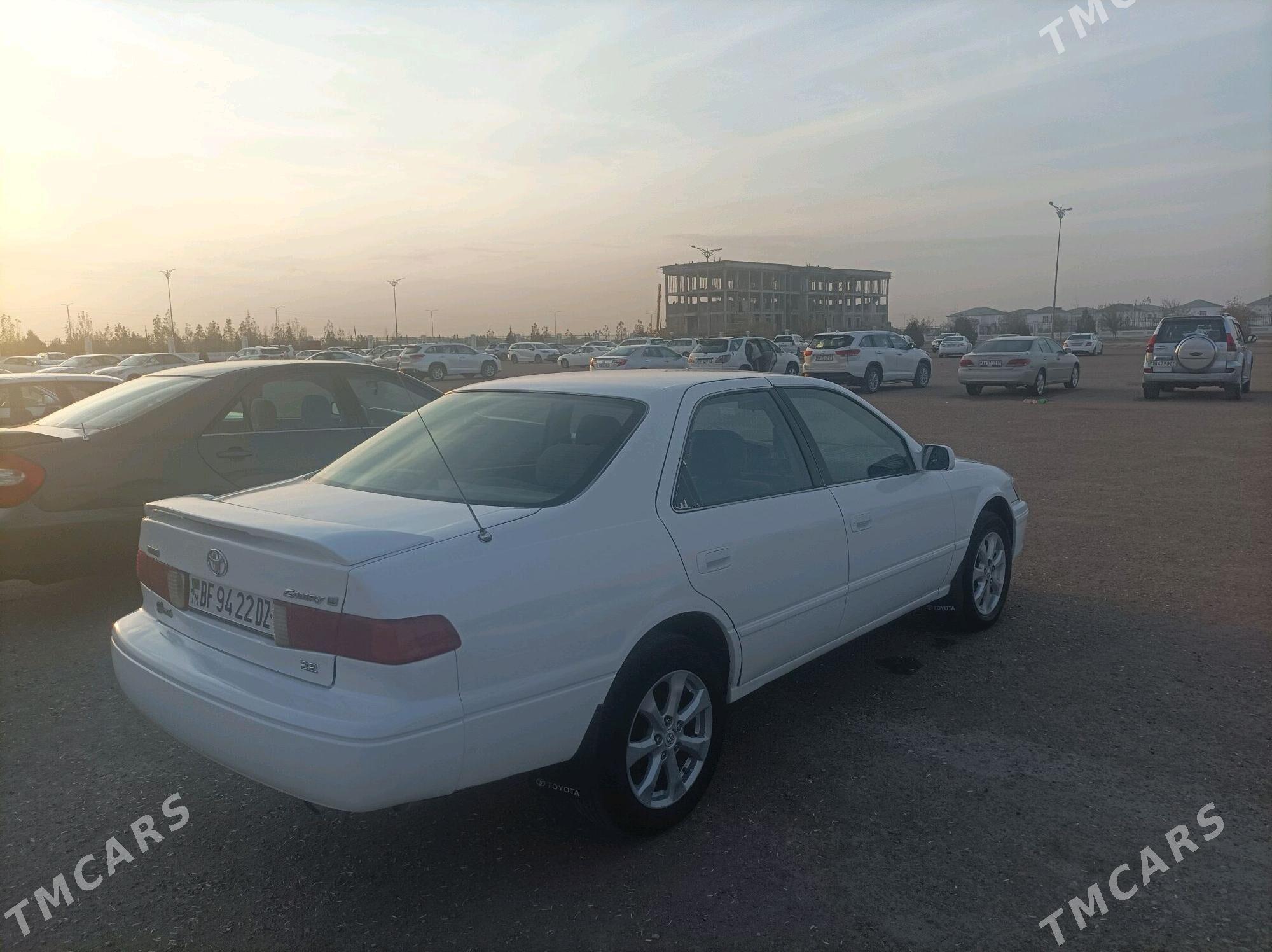 Toyota Camry 1998 - 115 000 TMT - Дашогуз - img 3