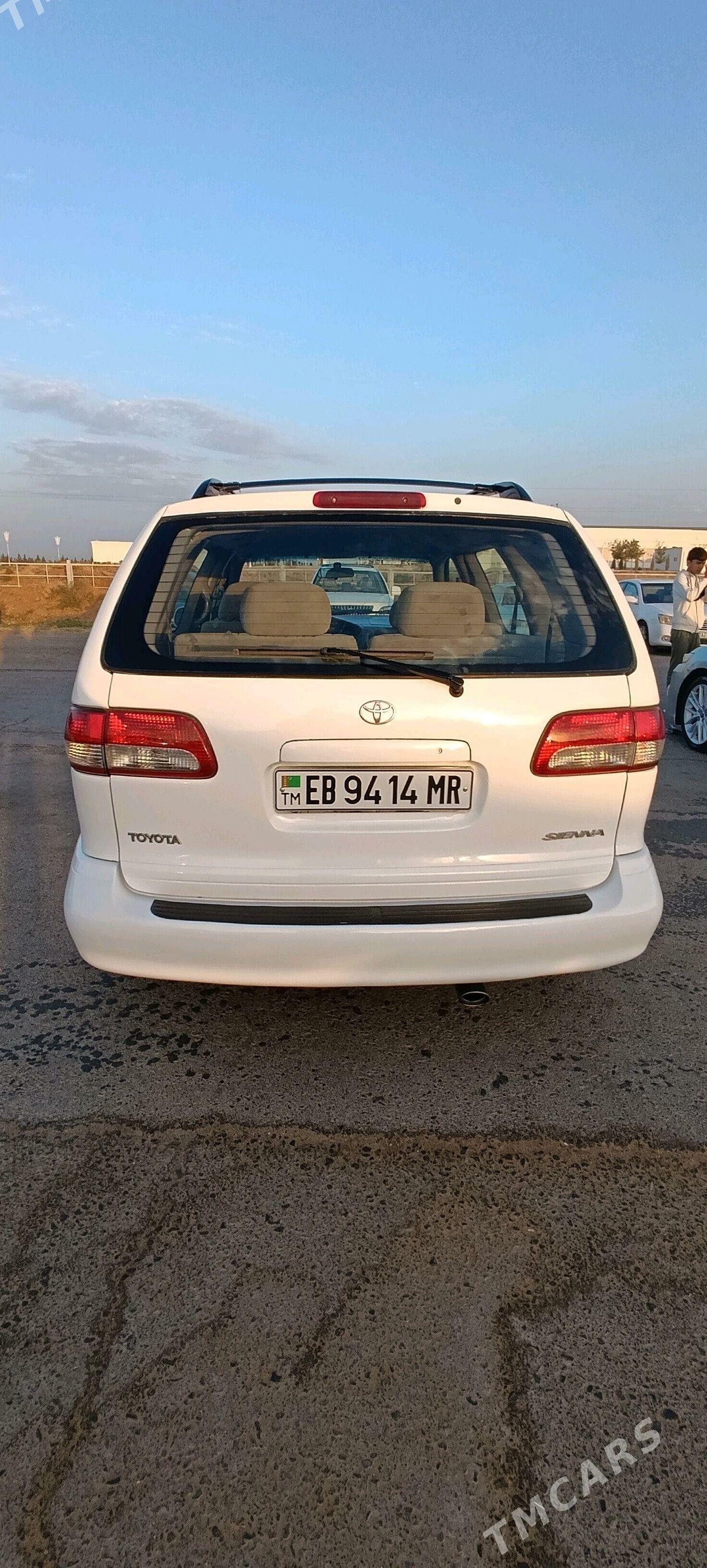 Toyota Sienna 2003 - 170 000 TMT - Векильбазар - img 4