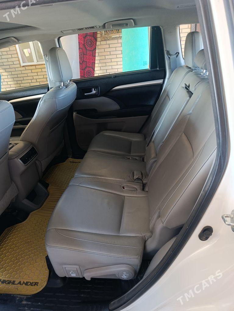Toyota Highlander 2016 - 390 000 TMT - Байрамали - img 2