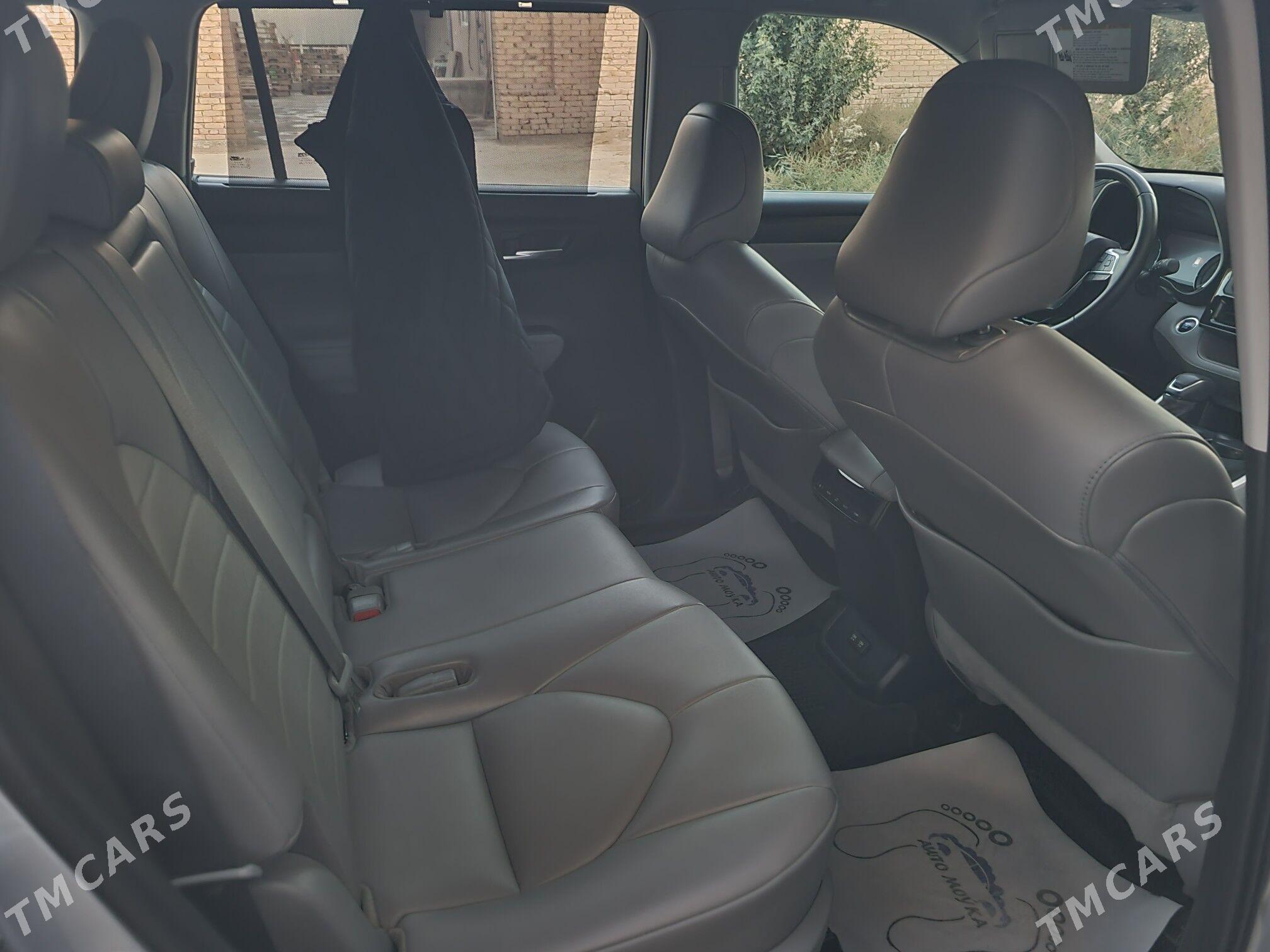 Toyota Highlander 2021 - 445 000 TMT - Туркменабат - img 2
