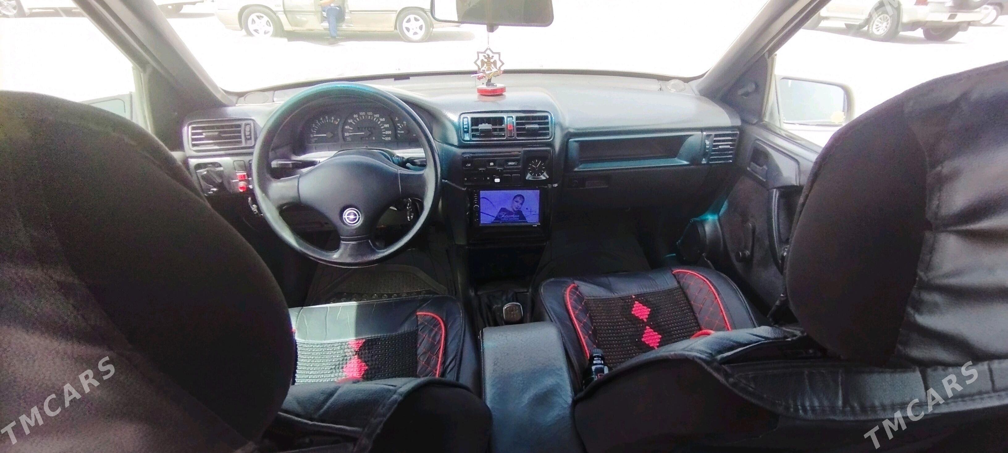 Opel Vectra 1990 - 29 000 TMT - Мары - img 6