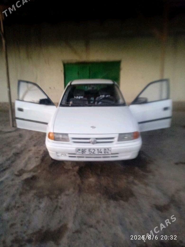 Opel Astra 1992 - 40 000 TMT - Гурбансолтан Едже - img 1