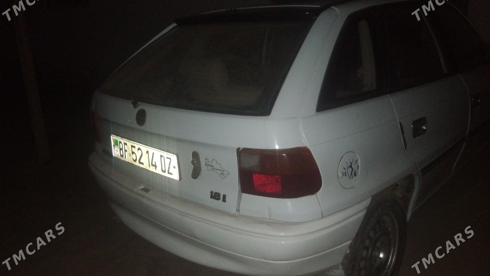 Opel Astra 1992 - 40 000 TMT - Гурбансолтан Едже - img 6