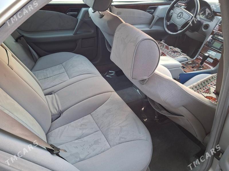 Mercedes-Benz E350 1998 - 110 000 TMT - 2 mkr - img 10