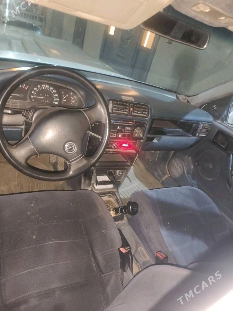 Opel Vectra 1991 - 35 000 TMT - Mary - img 4