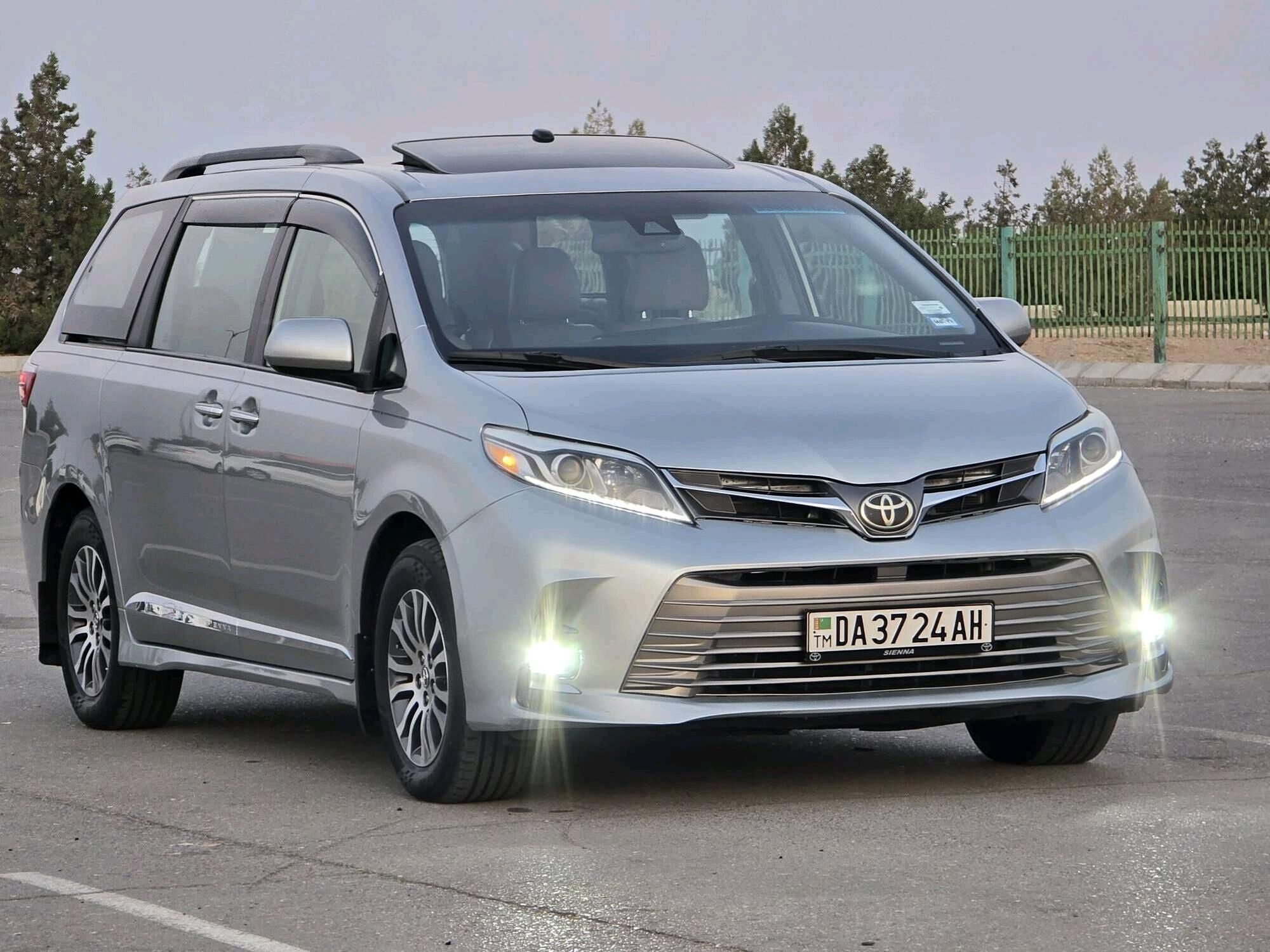 Toyota Sienna 2019 - 485 000 TMT - "Altyn Asyr" Gündogar bazary (Jygyllyk) - img 3
