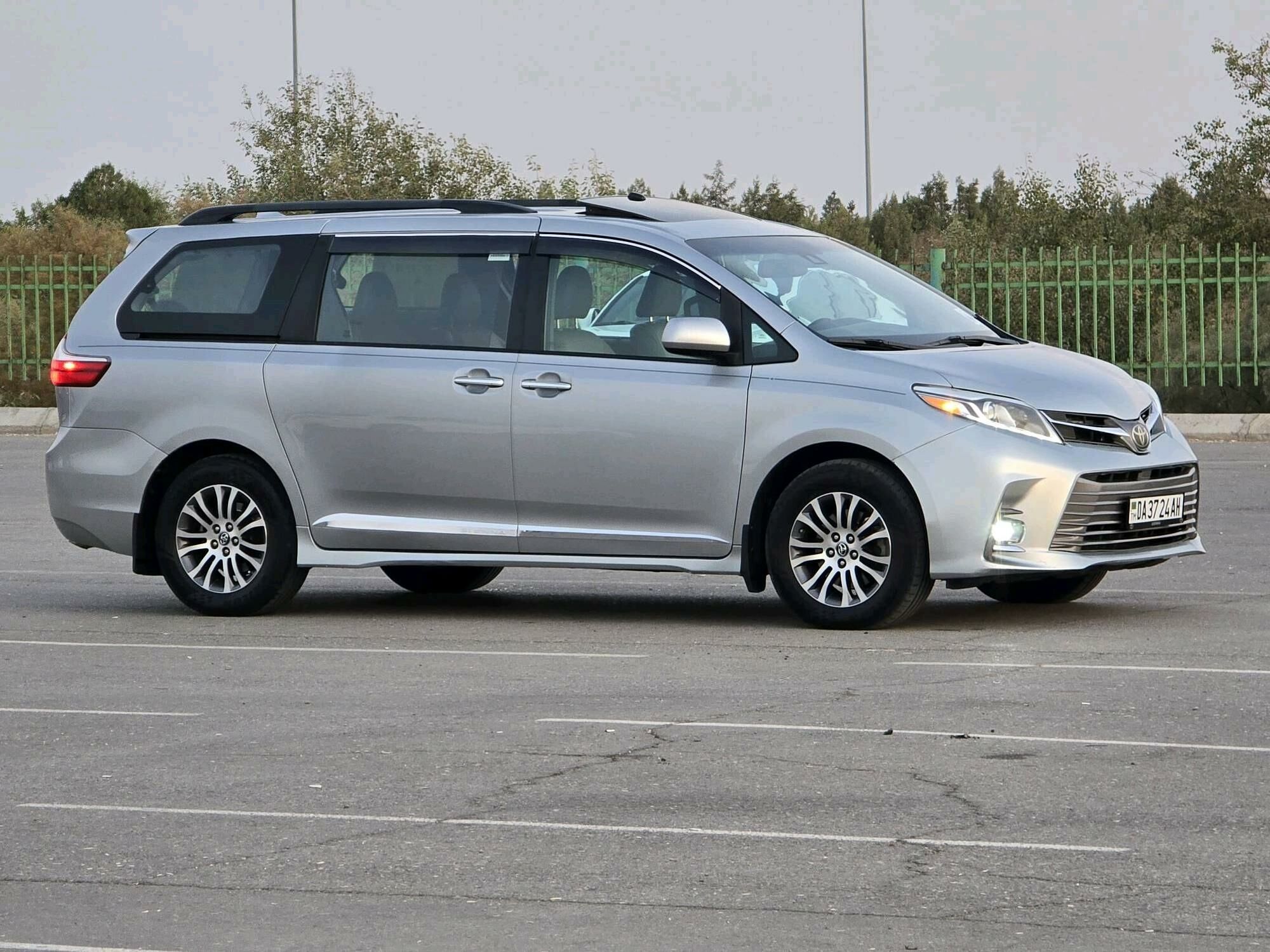 Toyota Sienna 2019 - 485 000 TMT - "Altyn Asyr" Gündogar bazary (Jygyllyk) - img 9