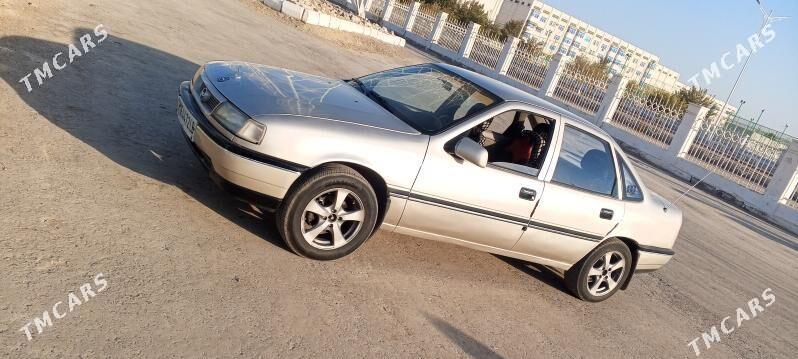 Opel Vectra 1992 - 48 000 TMT - Sakar - img 3