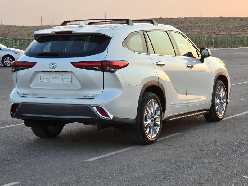 Toyota Highlander 2021 - 625 000 TMT - "Altyn Asyr" Gündogar bazary (Jygyllyk) - img 2