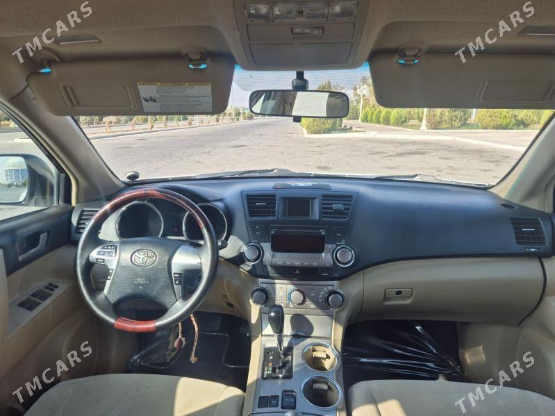 Toyota Highlander 2011 - 330 000 TMT - Кёнеургенч - img 2