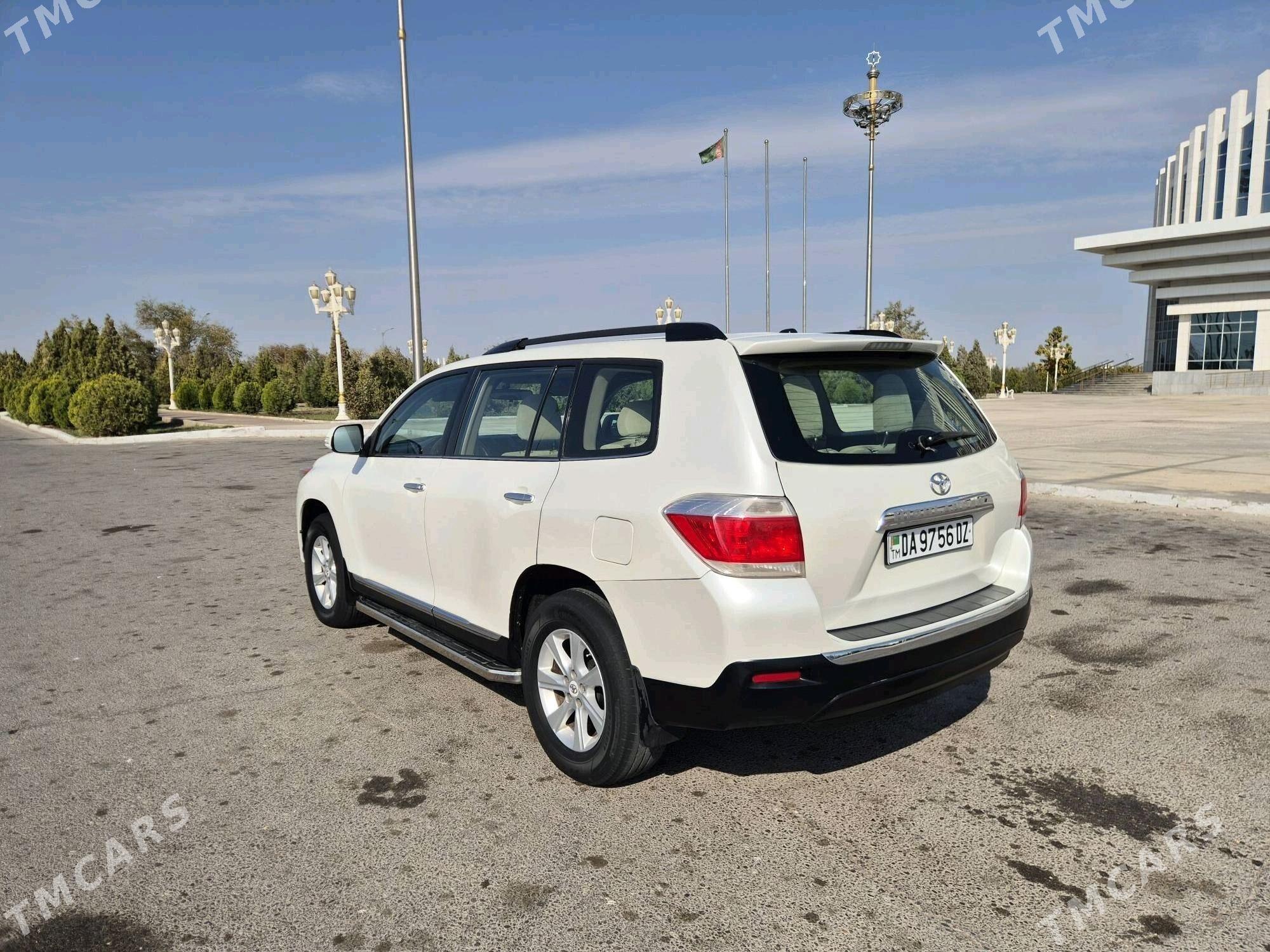 Toyota Highlander 2011 - 330 000 TMT - Кёнеургенч - img 7