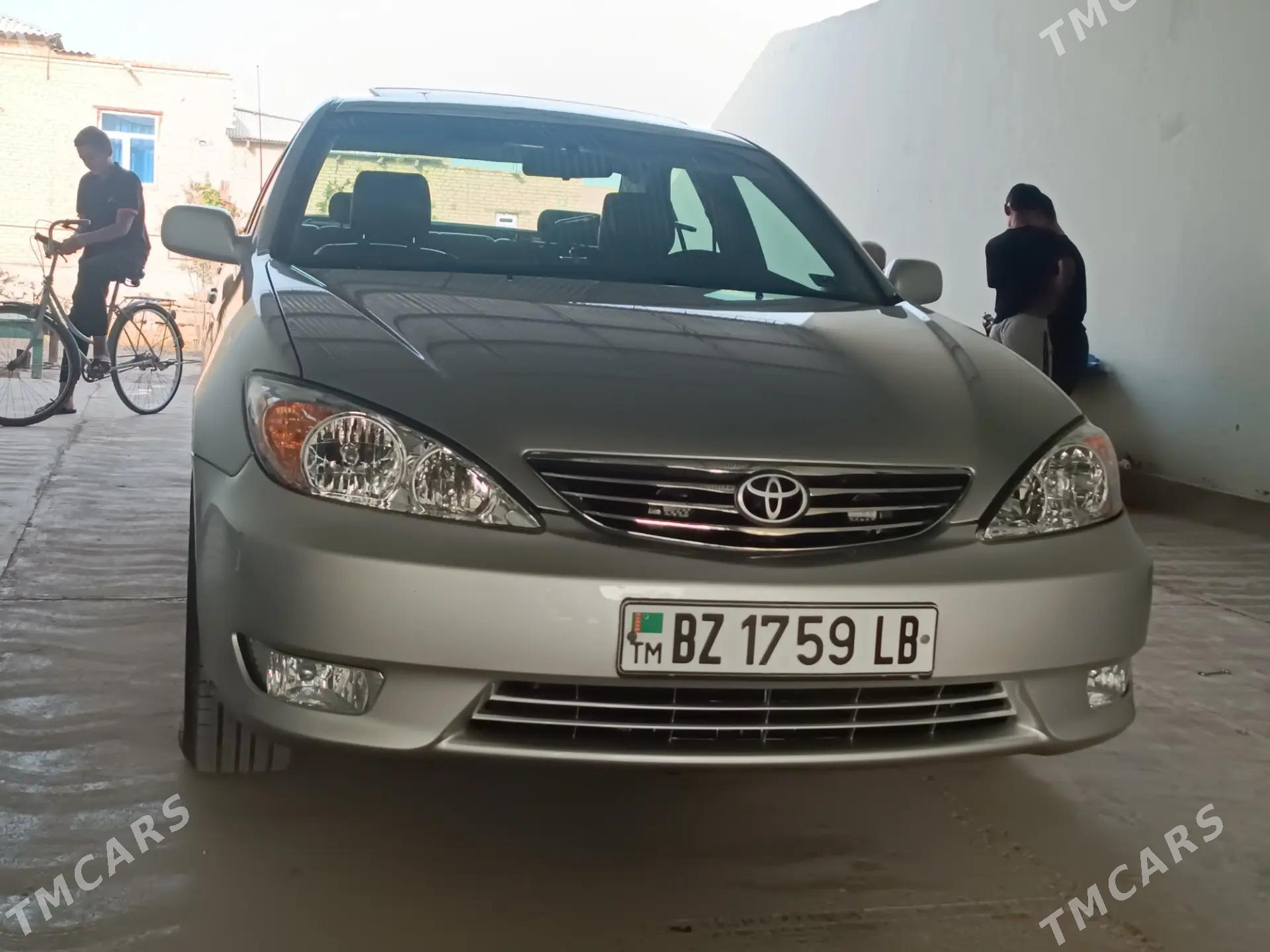 Toyota Camry 2003 - 210 000 TMT - Дянев - img 2