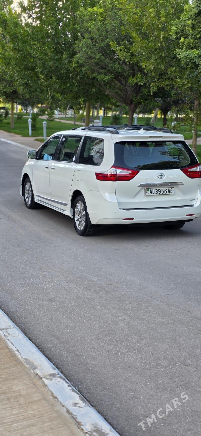 Toyota Sienna 2018 - 415 000 TMT - Hitrowka - img 5