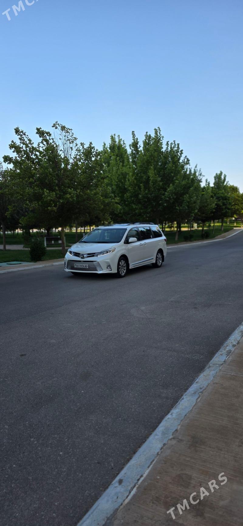 Toyota Sienna 2018 - 415 000 TMT - Hitrowka - img 7
